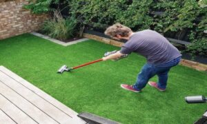 What are the exclusive features of artificial grass that makes it lead the market