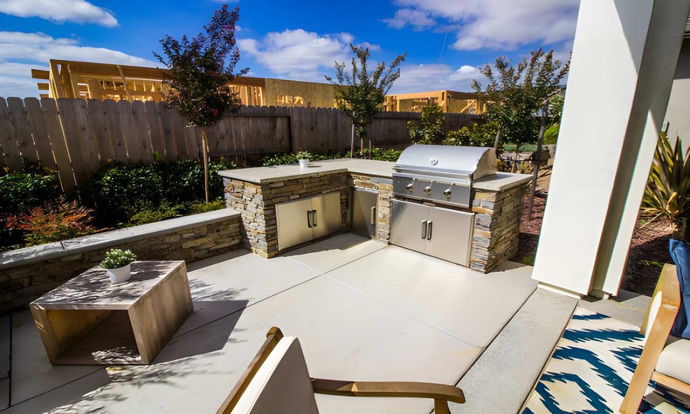 A Few Tips for Creating a Weather-Resistant Outdoor Kitchen