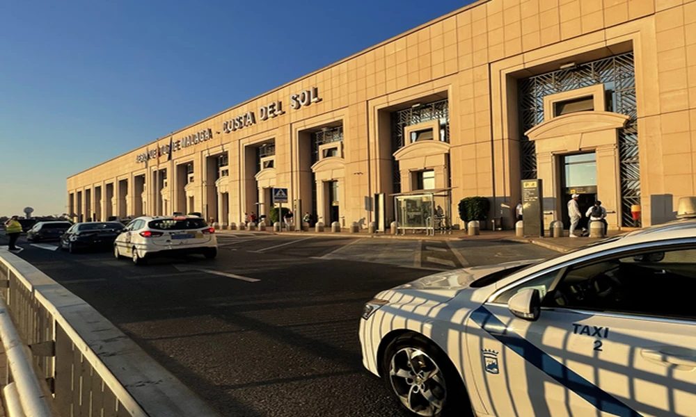 Private Malaga Airport Transfer or Shuttle Bus: Which Should You Choose?